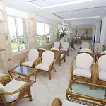 Ξενοδοχείο Hilltop 3*