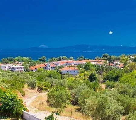Hilltop Hotel 3*