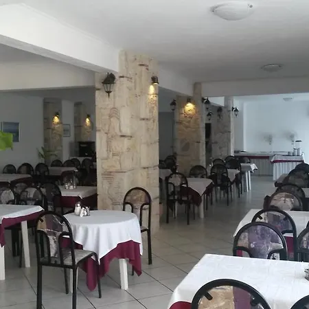 Hilltop 3*