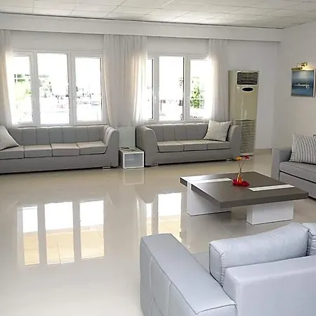 Hilltop Otel 3*